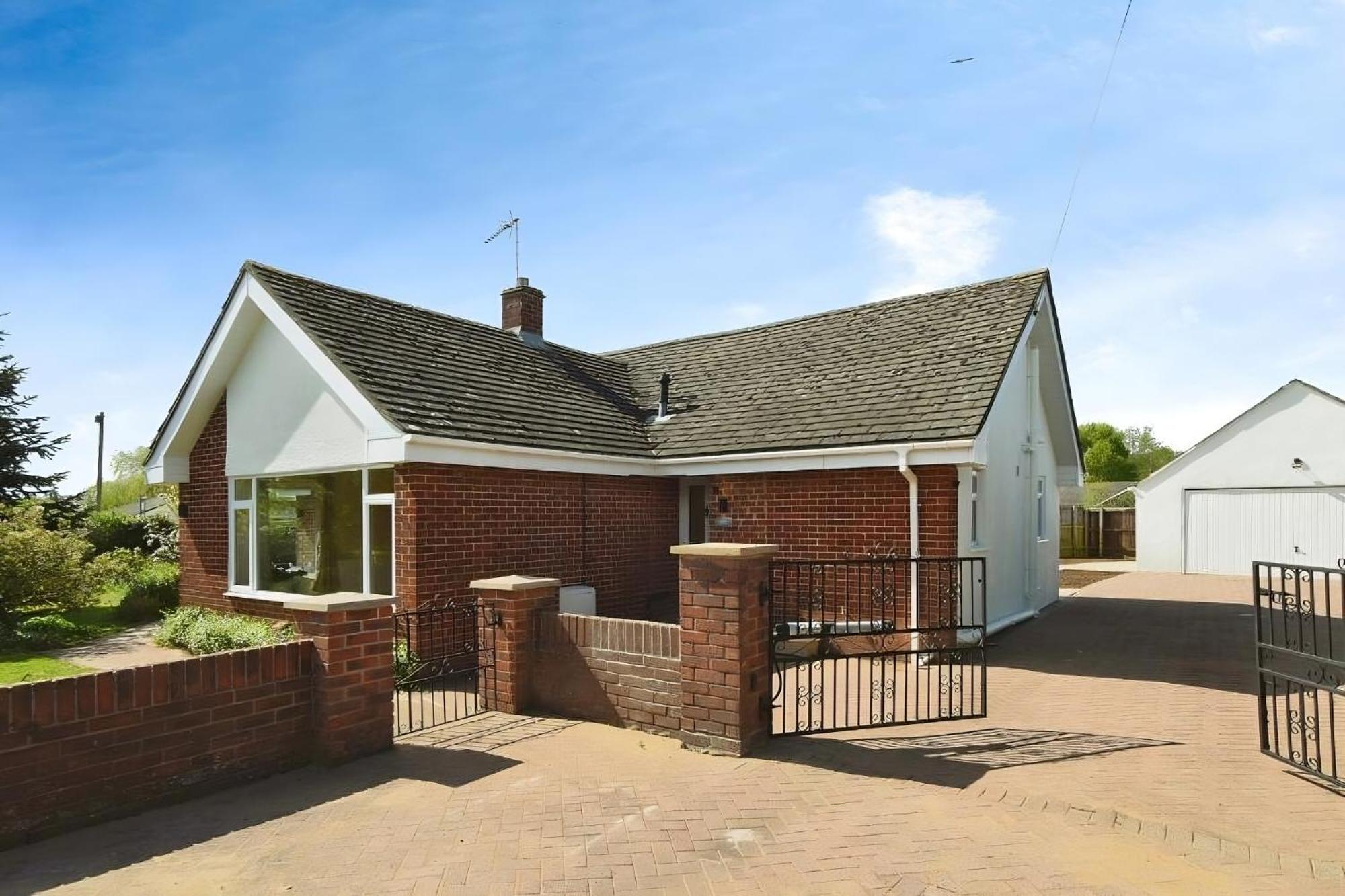 Beautiful 5 Bedroom Bungalow, Sleeps 7, In Calne Exteriér fotografie
