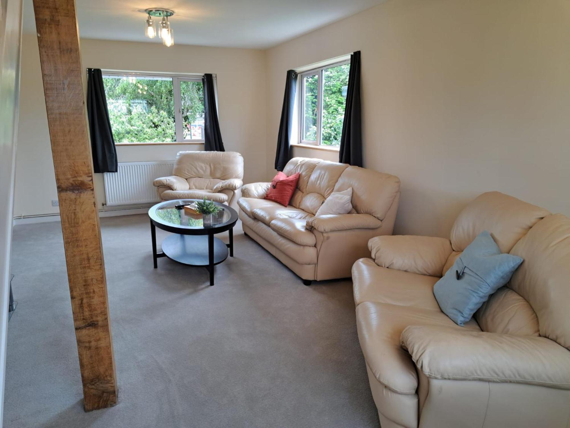 Beautiful 5 Bedroom Bungalow, Sleeps 7, In Calne Exteriér fotografie
